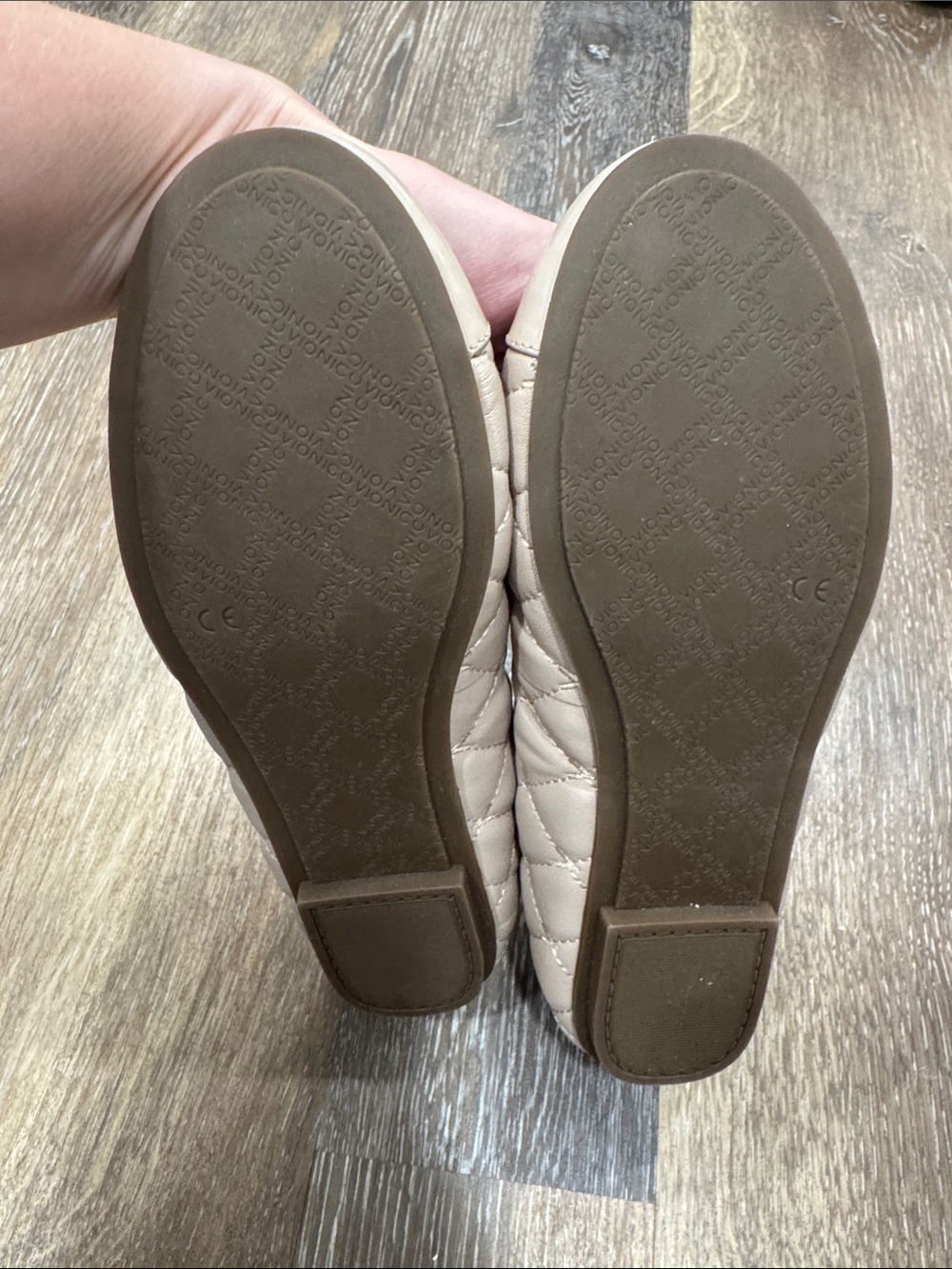Like new, Vionic- Desiree loafers, size 6.5 - Picture 5 of 7